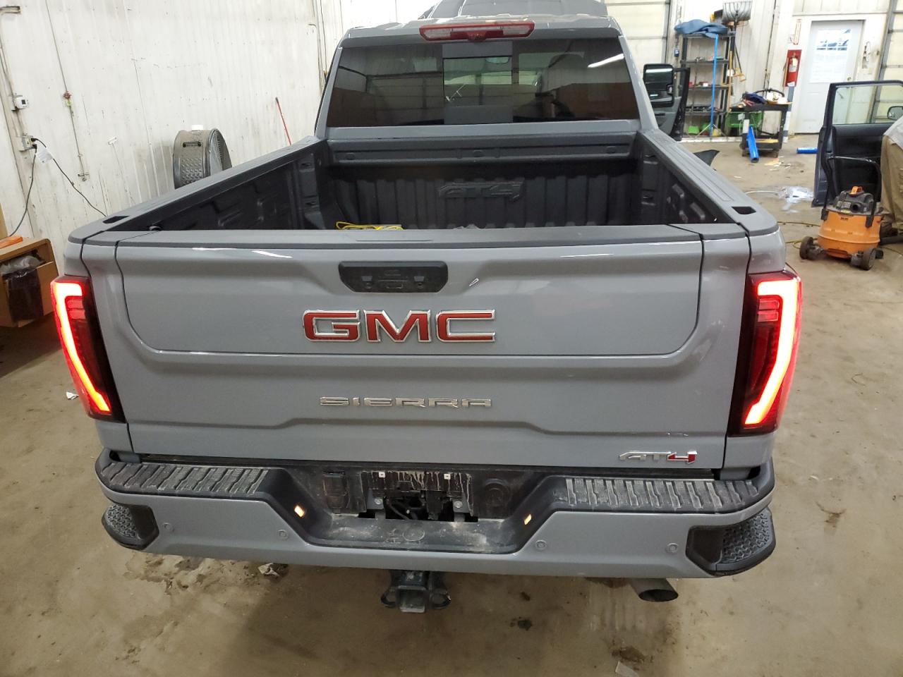 2024 GMC SIERRA K3500 AT4 VIN:1GT49VE73RF465831