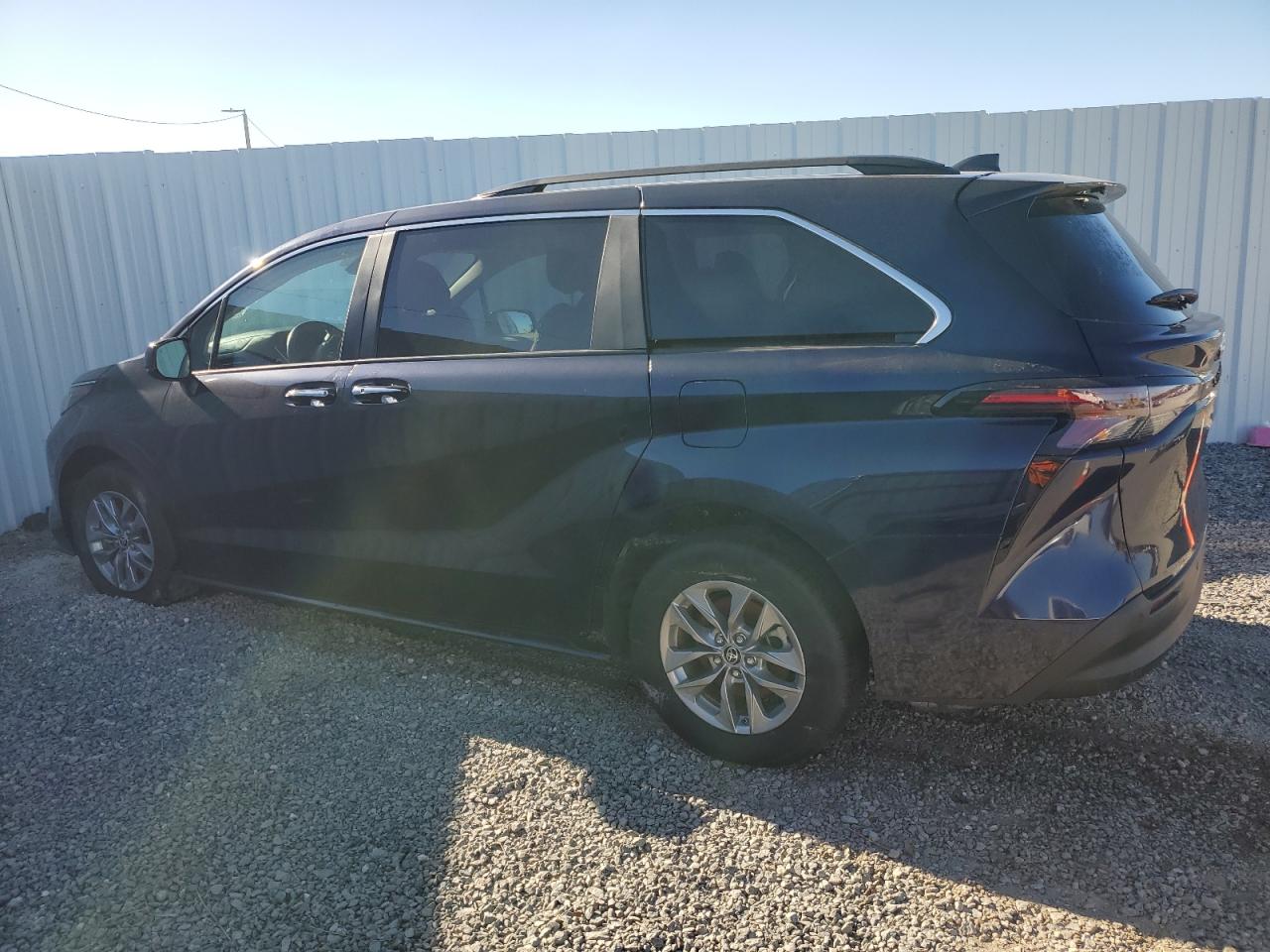 2024 TOYOTA SIENNA XLE VIN:5TDYRKEC9RS194934