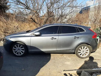 2016 Volvo V40 VIN:
