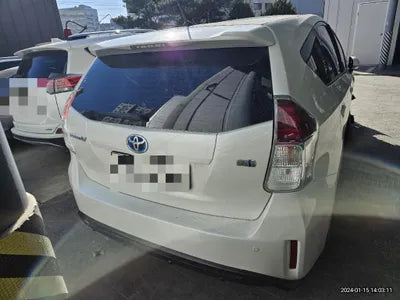 2016 Toyota Prius v VIN:
