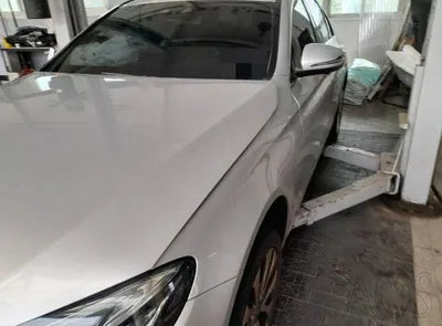 2018 Mercedes-Benz E 300 VIN: