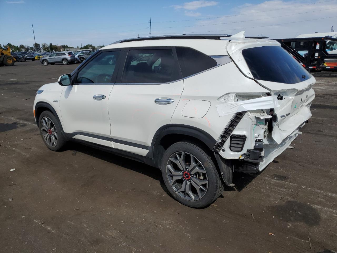 2023 KIA SELTOS SX VIN:KNDETCA22P7420701