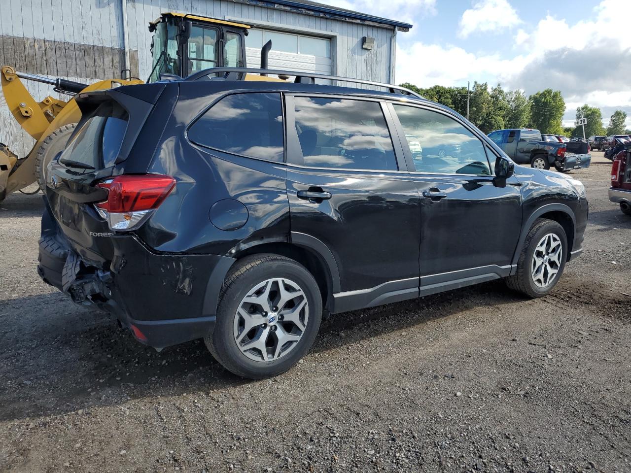 2022 SUBARU FORESTER PREMIUM VIN:JF2SKADC8NH470073