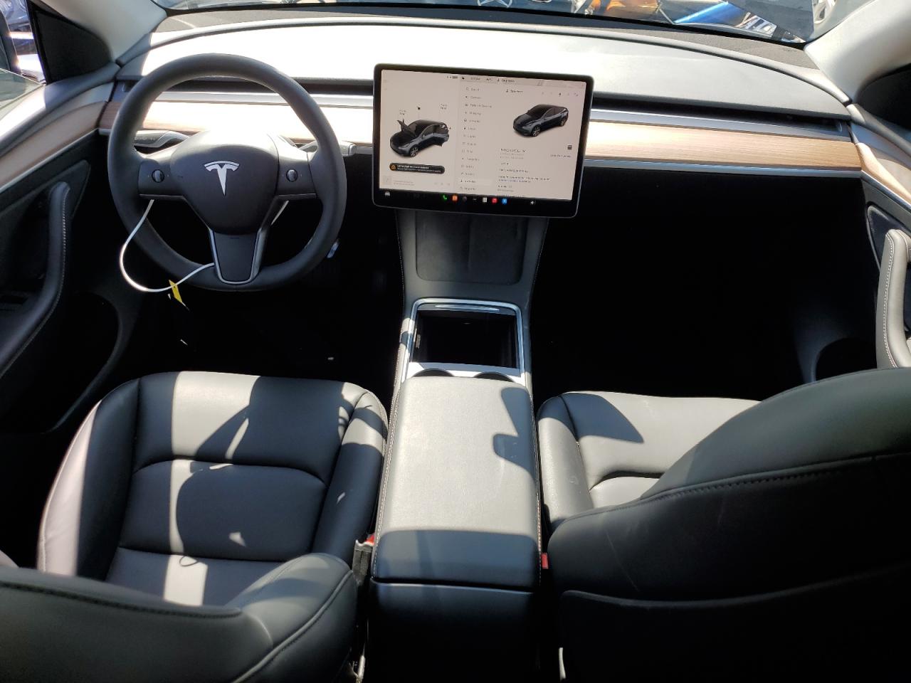 2024 TESLA MODEL Y  VIN:7SAYGAEE6RF032655