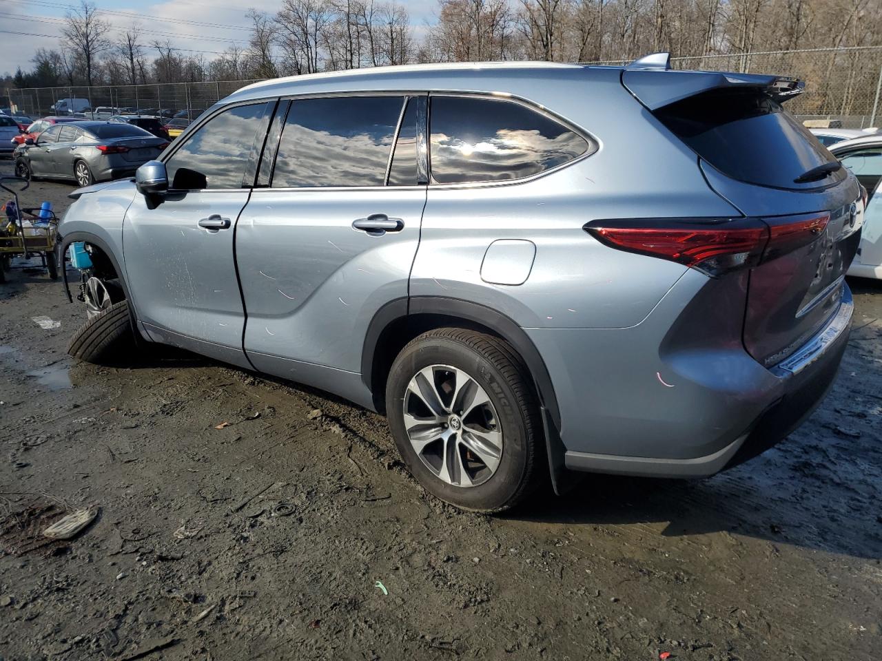 2022 TOYOTA HIGHLANDER XLE VIN:5TDGZRBH4NS246436