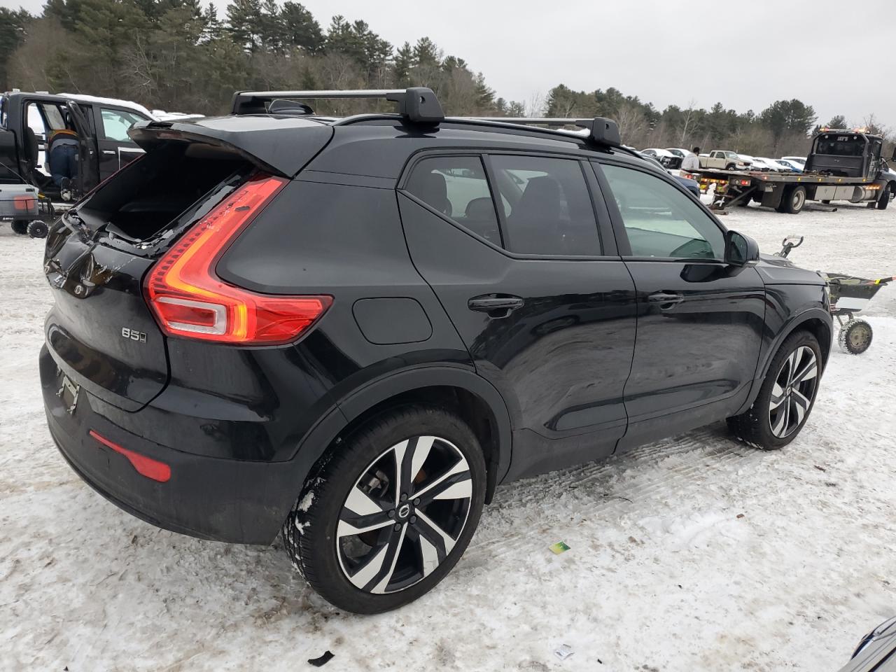 2024 VOLVO XC40 PLUS VIN:YV4L12UL1R2209143
