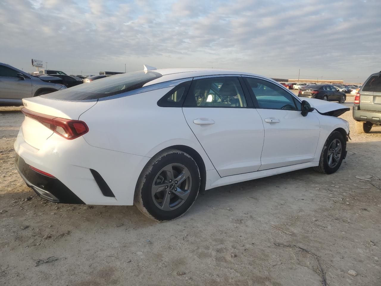 2022 KIA K5 LXS VIN:5XXG14J29NG111879