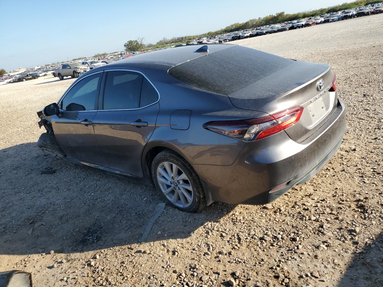 2022 TOYOTA CAMRY LE VIN:4T1C11AK2NU672654