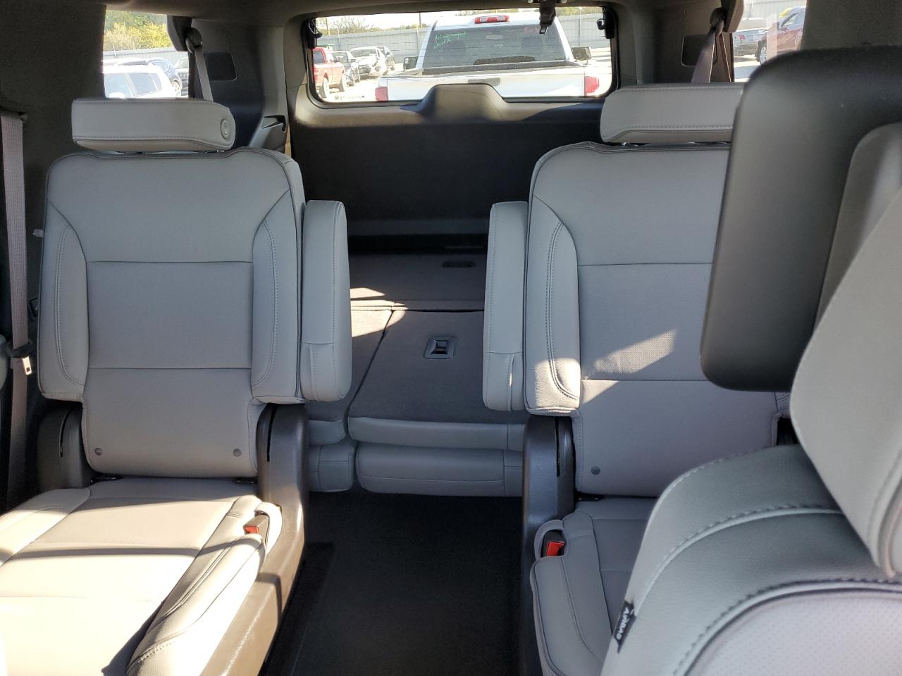 2022 GMC YUKON SLT VIN:1GKS1BKD1NR259041