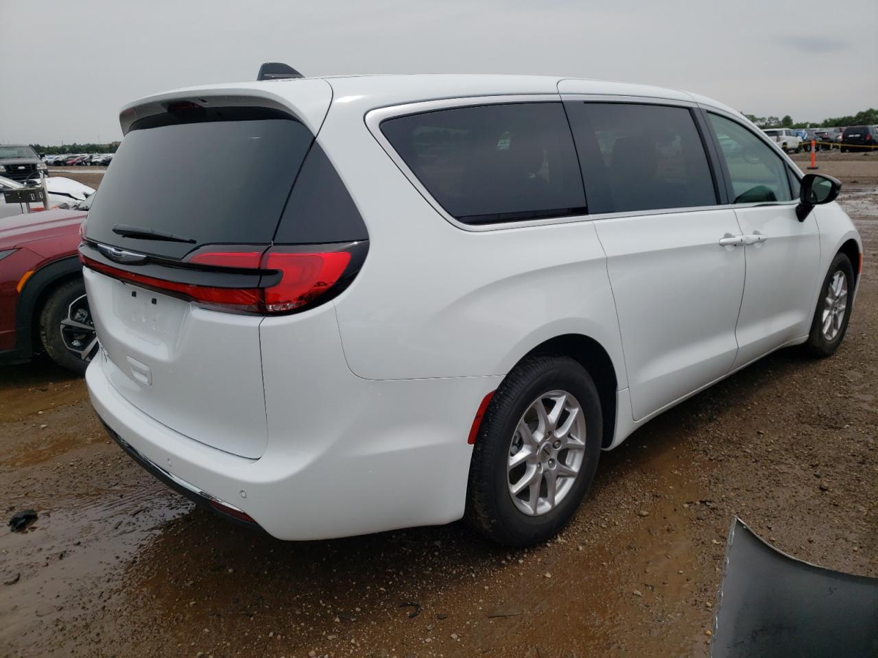 2024 CHRYSLER PACIFICA TOURING L VIN:2C4RC1BG8RR111526