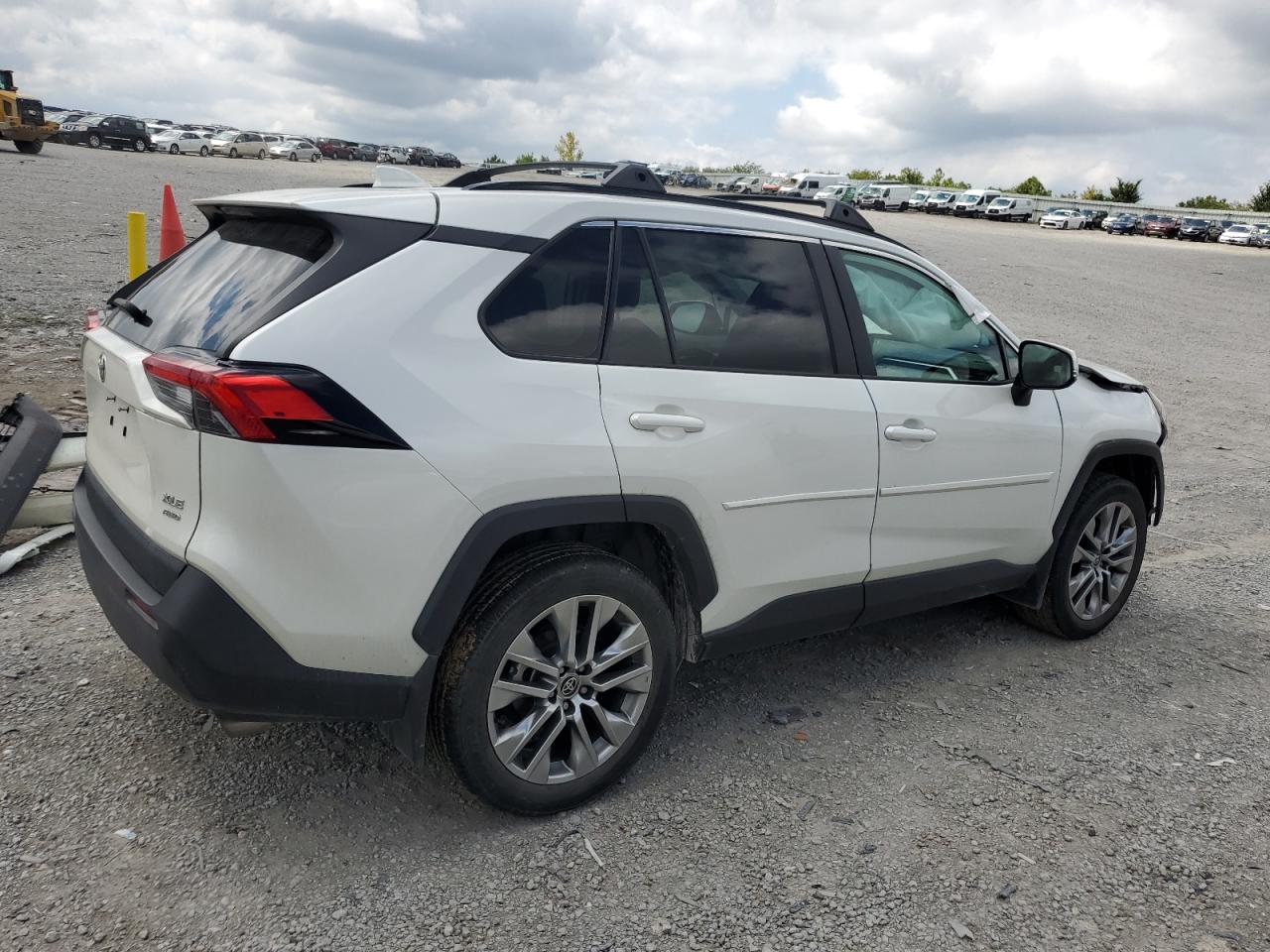 2022 TOYOTA RAV4 XLE PREMIUM VIN:2T3A1RFV2NW261979