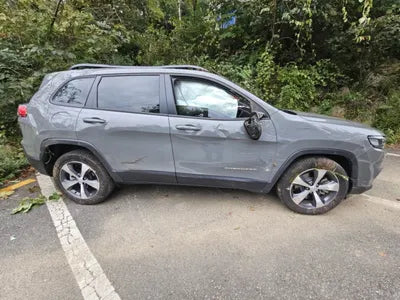 2023 Jeep Cherokee VIN: