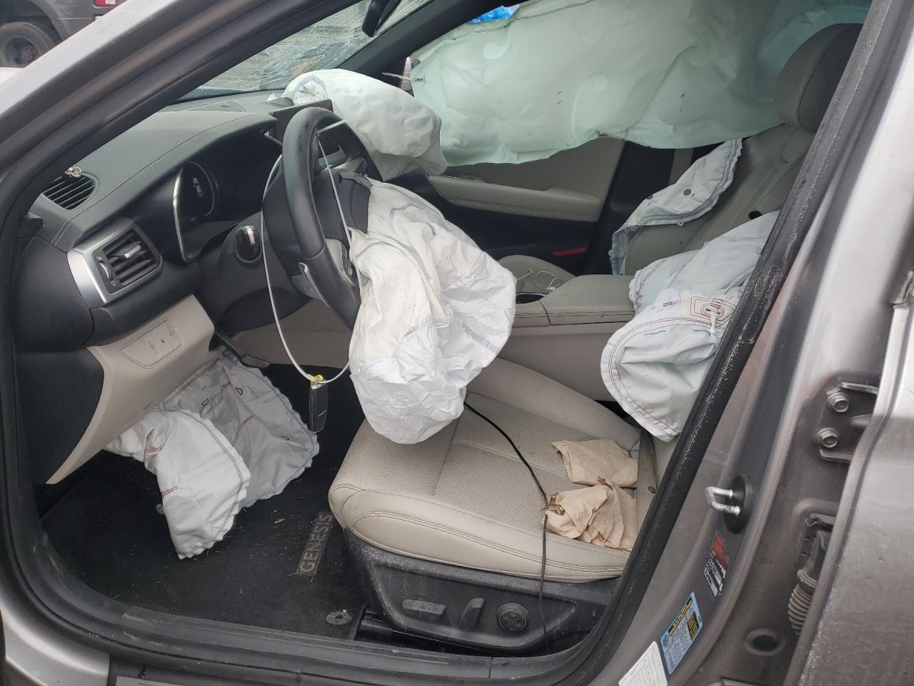 2022 GENESIS G70 BASE VIN:KMTG34TA2NU093249