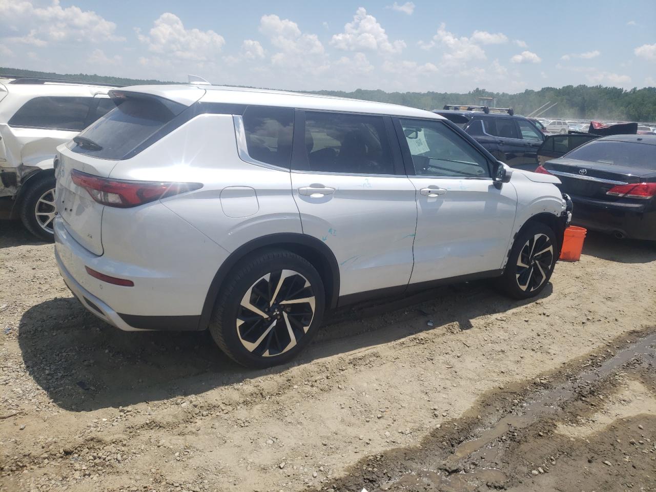 2023 MITSUBISHI OUTLANDER SE VIN:JA4J3UA84PZ061004