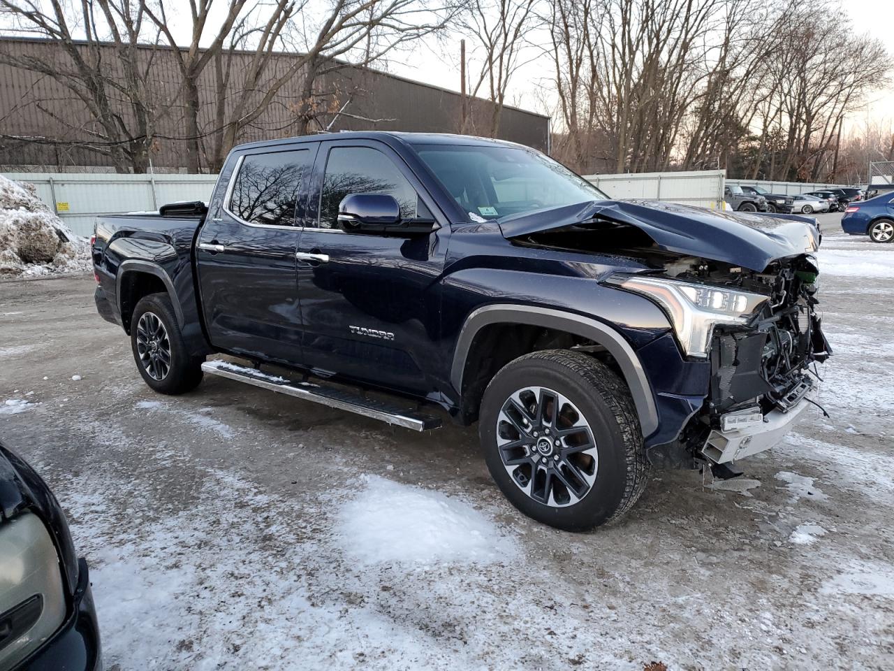 2024 TOYOTA TUNDRA CREWMAX LIMITED VIN:1VWBM7A3XCC101027