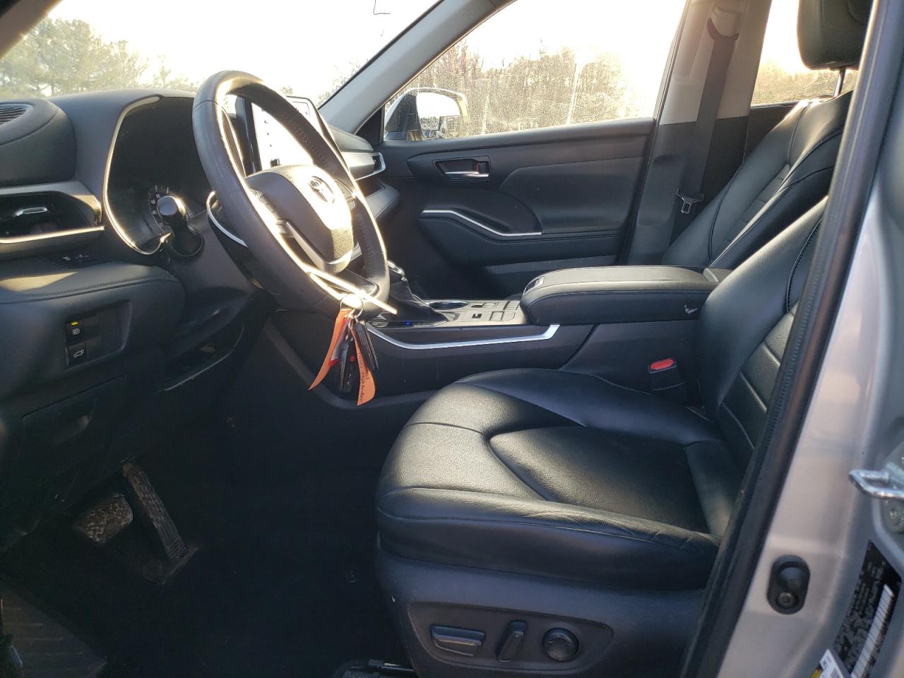 2022 TOYOTA HIGHLANDER XLE VIN:5TDHZRBH5NS181892