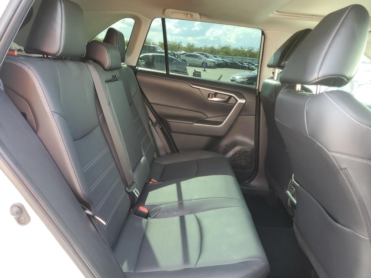 2022 TOYOTA RAV4 XLE PREMIUM VIN:JTMB6RFV5ND528261