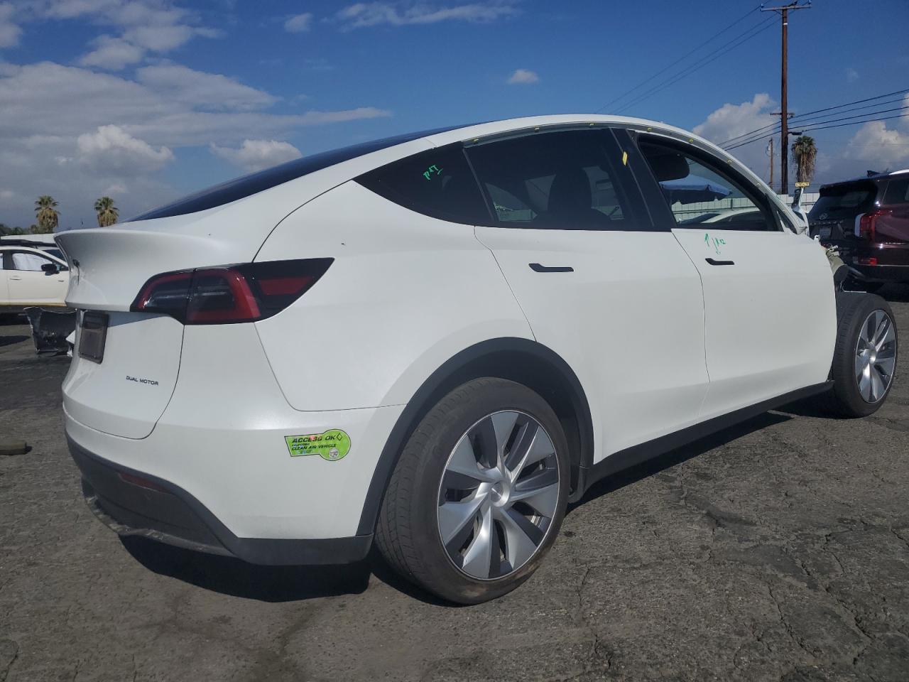 2023 TESLA MODEL Y  VIN:7SAYGDEE3PA108330