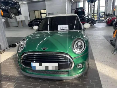 2021 MINI Cooper VIN: