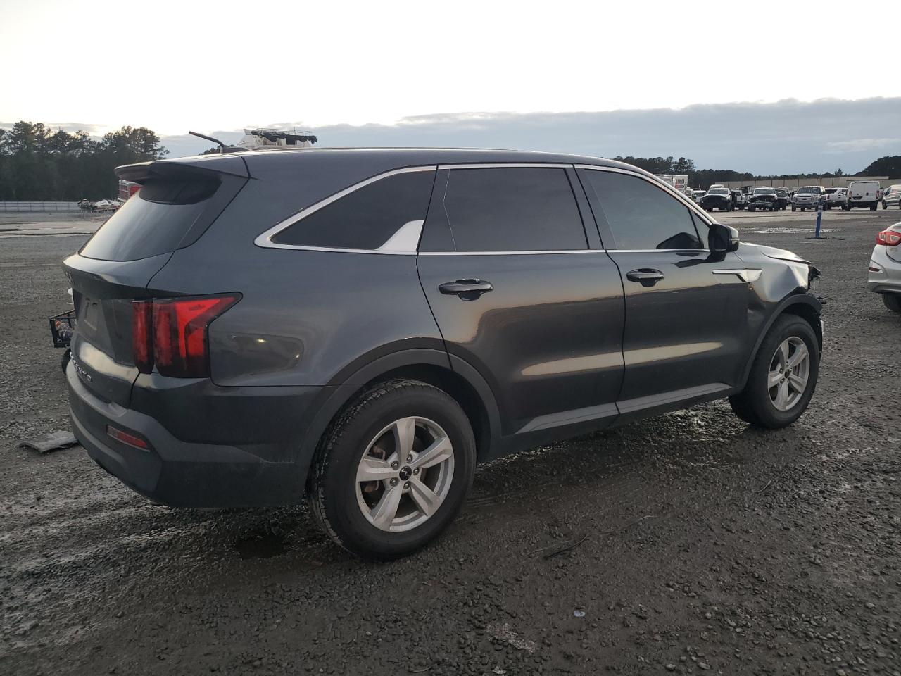 2022 KIA SORENTO LX VIN:5XYRG4LC5NG097875