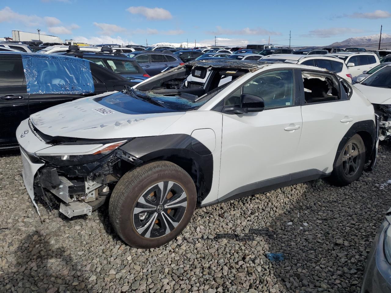 2024 TOYOTA BZ4X XLE VIN:JTMAAAAA6RA044428