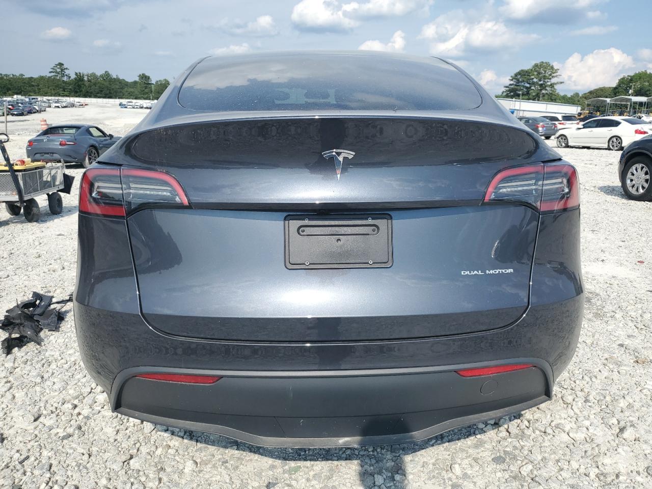 2024 TESLA MODEL Y  VIN:7SAYGDEEXRA271981