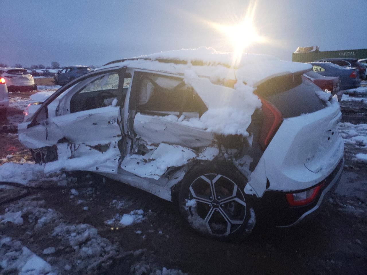 2023 KIA NIRO EX VIN:5YFBURHE7FP326104