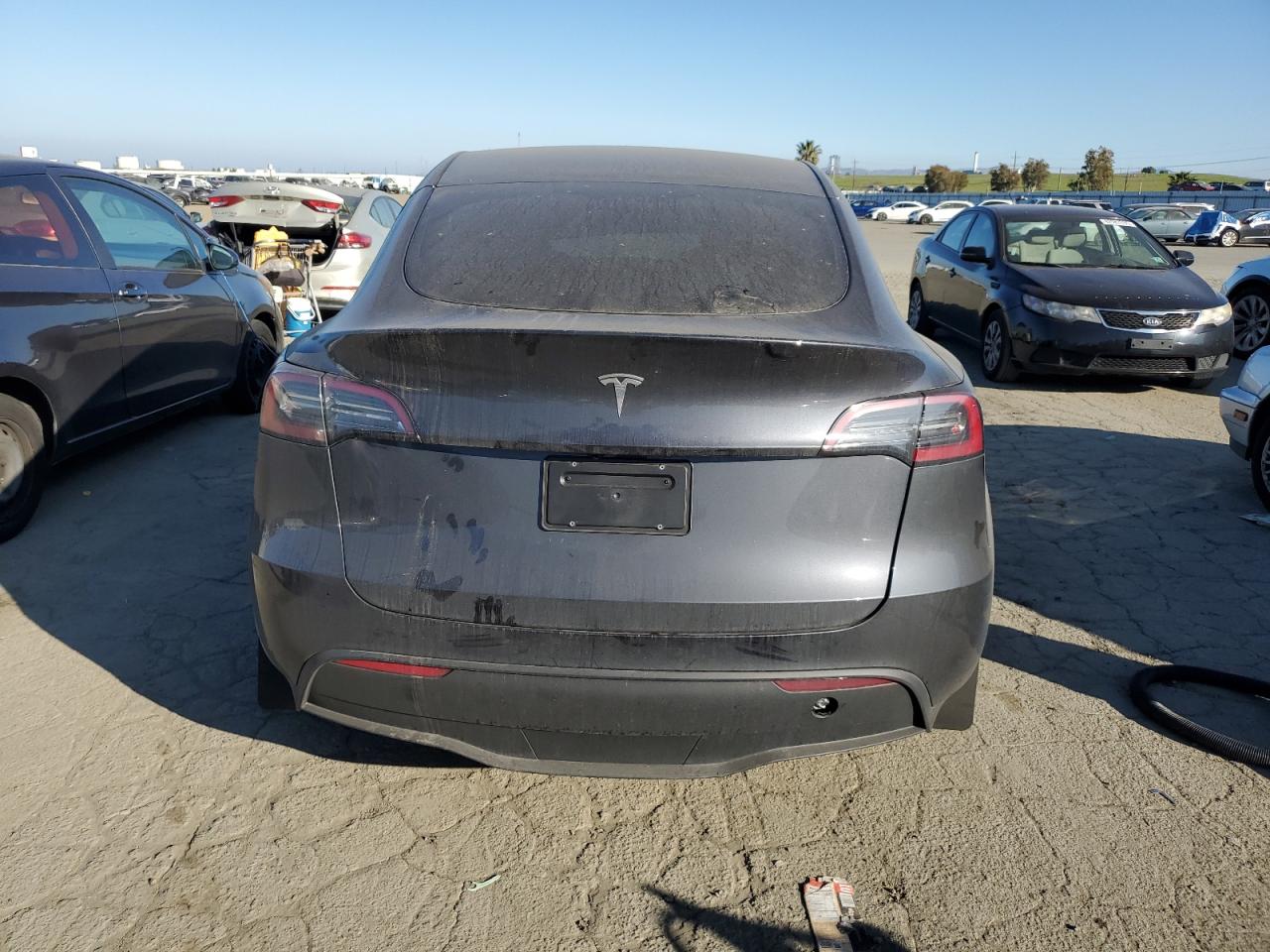 2024 TESLA MODEL Y  VIN:7SAYGDED7RF196053
