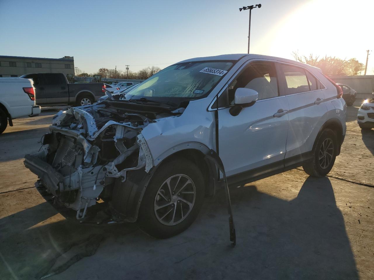 2022 MITSUBISHI ECLIPSE CROSS ES VIN:JA4ASUAA8NZ044628