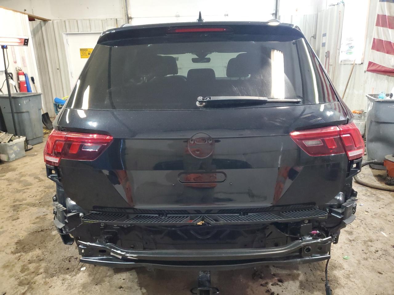 2022 VOLKSWAGEN TIGUAN SE R-LINE BLACK VIN:3VV8B7AX8NM102055
