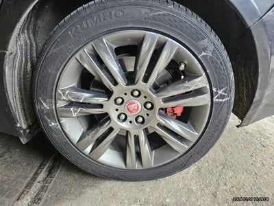 2016 Jaguar XF VIN: