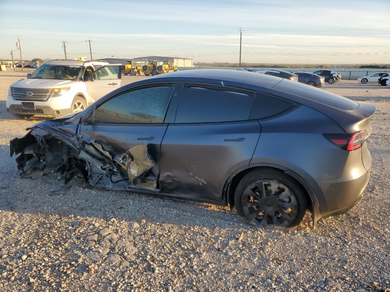2023 TESLA MODEL Y  VIN:7SAYGDEE7PA166943