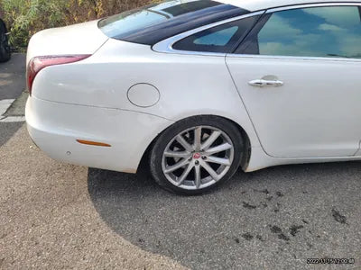 2016 Jaguar XJ SAJAA229XGNV99979 VIN:SAJAA229XGNV99979