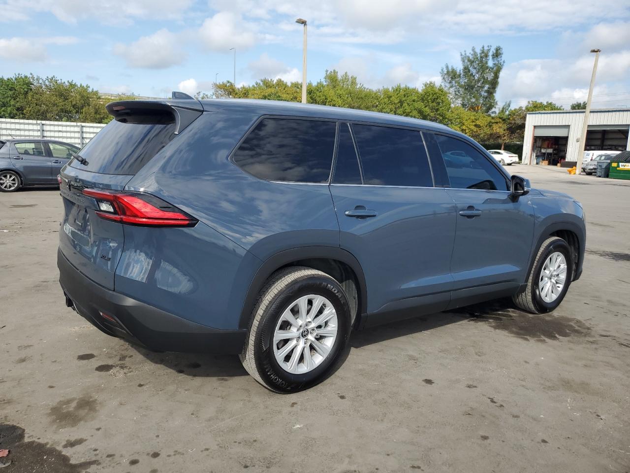 2024 TOYOTA GRAND HIGHLANDER XLE VIN:5TDAAAB53RS021483