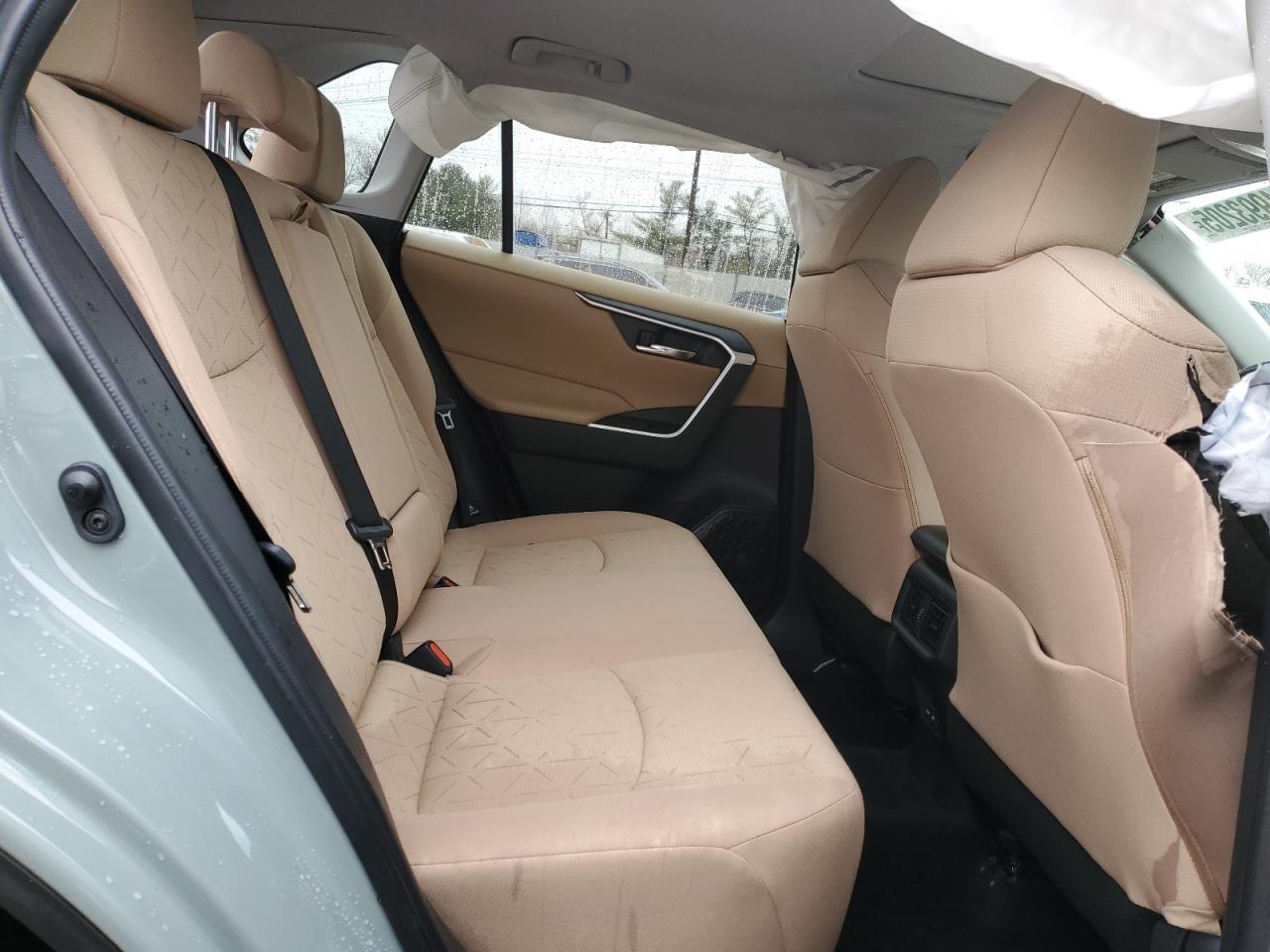 2022 TOYOTA RAV4 XLE VIN:2T3P1RFV8NW250219