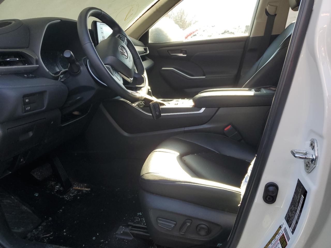 2022 TOYOTA HIGHLANDER XLE VIN:5TDGZRBH3NS252647