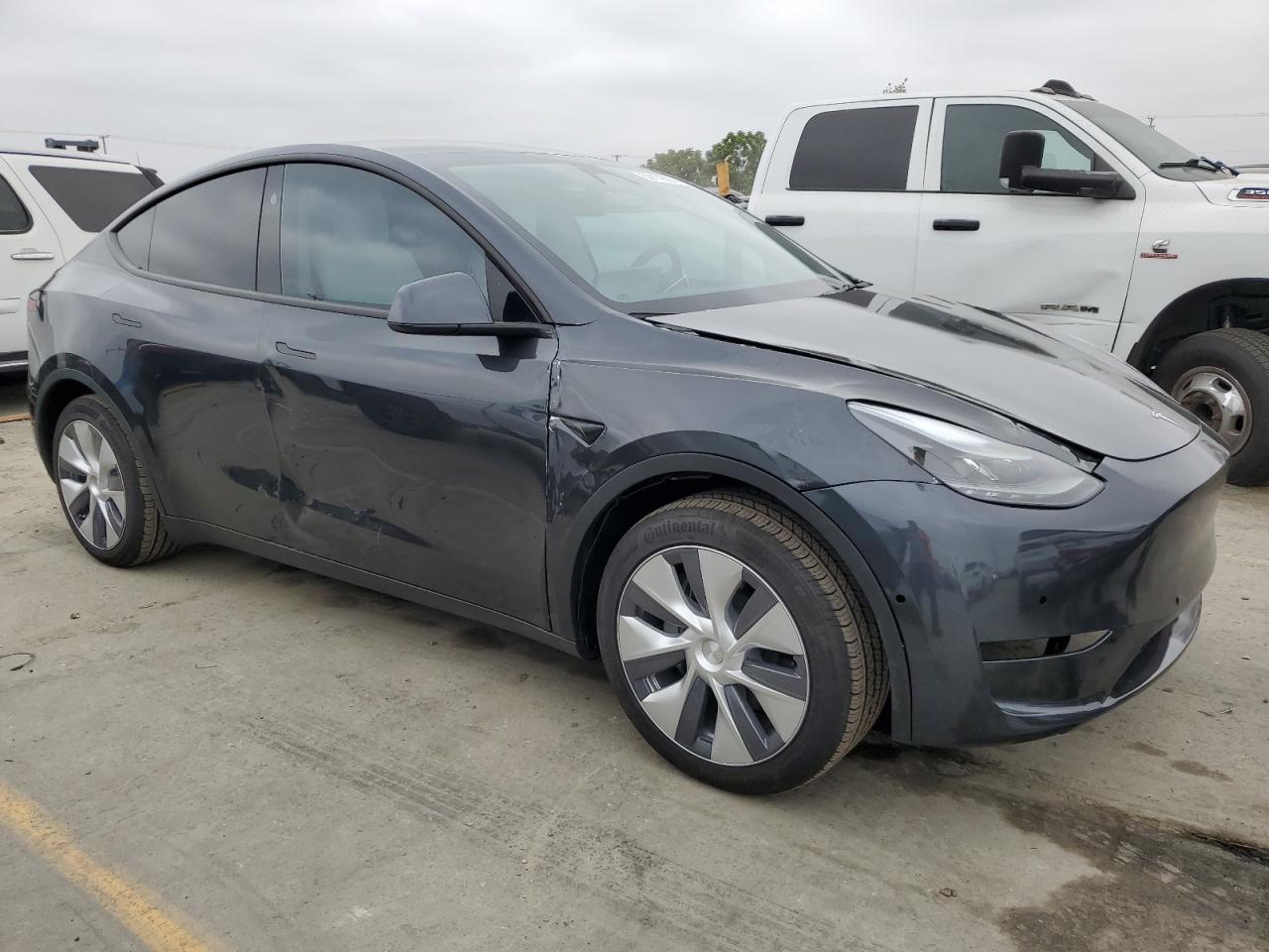 2024 TESLA MODEL Y  VIN:7SAYGAEE9RF044508