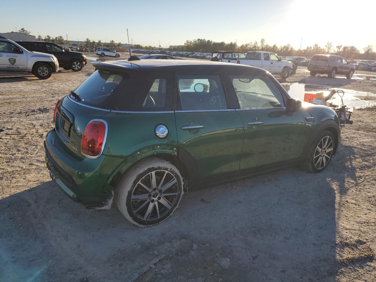 2024 MINI COOPER S VIN:WMW53DK09R2U94083