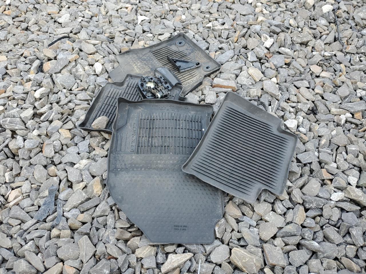 2022 TOYOTA COROLLA LE VIN:JTDEAMDE9NJ049182