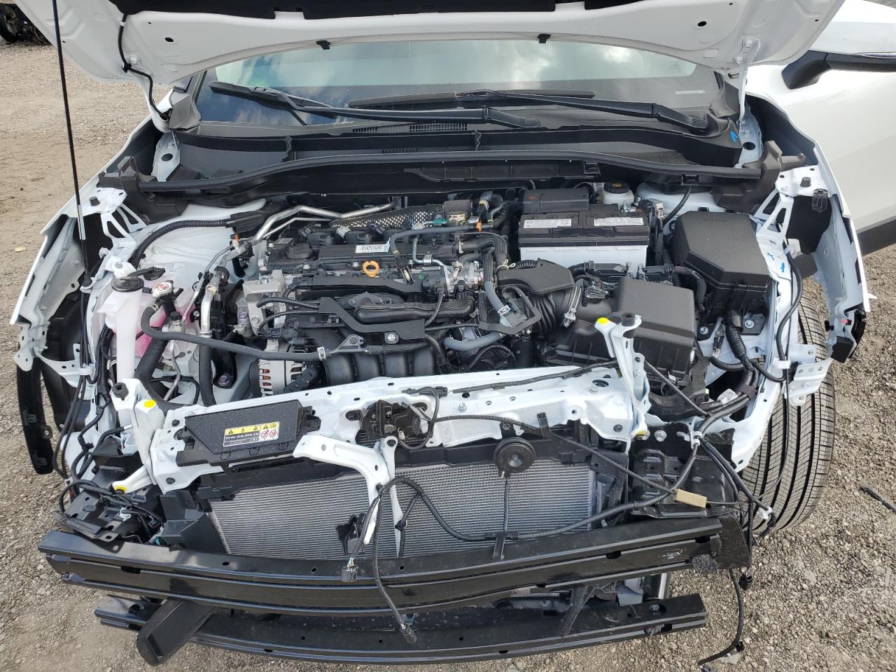 2024 TOYOTA COROLLA CROSS XLE VIN:7MUDAABG3RV117053