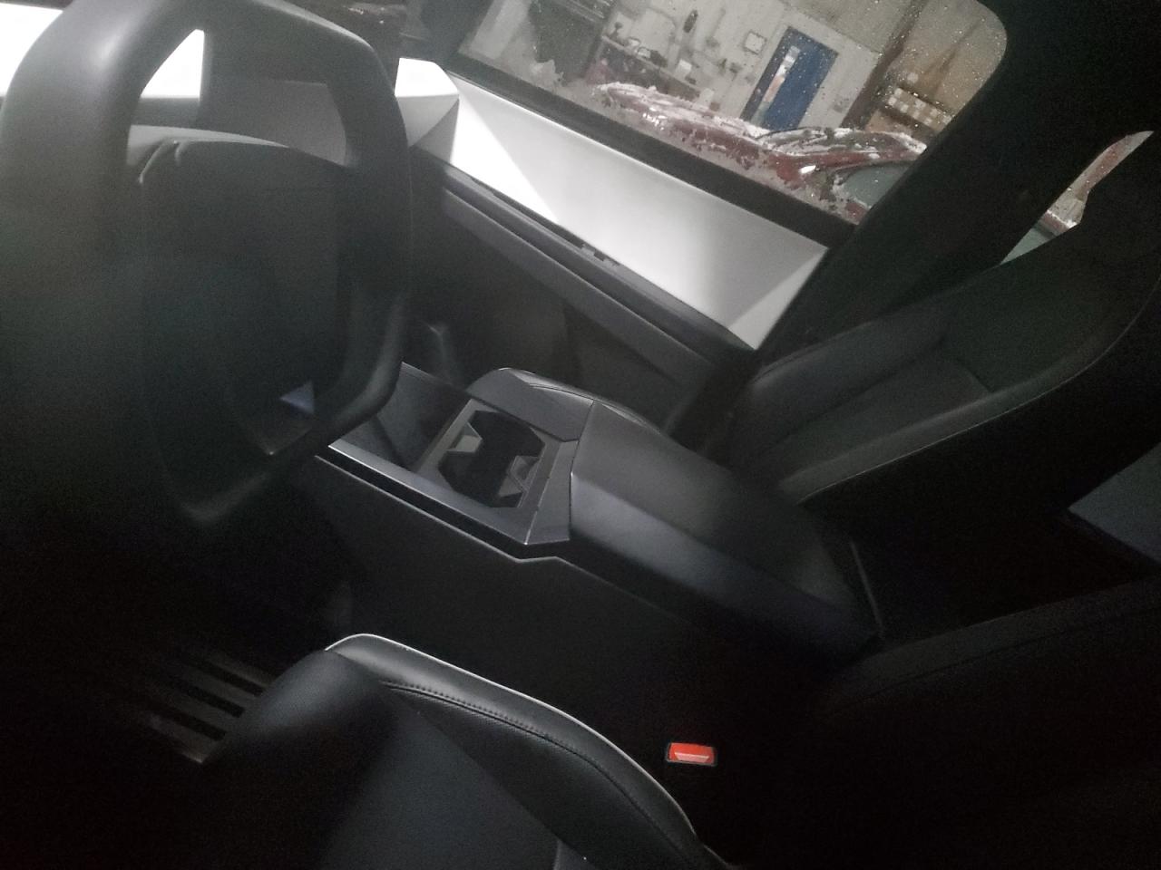 2024 TESLA CYBERTRUCK  VIN:7G2CEHED7RA019582