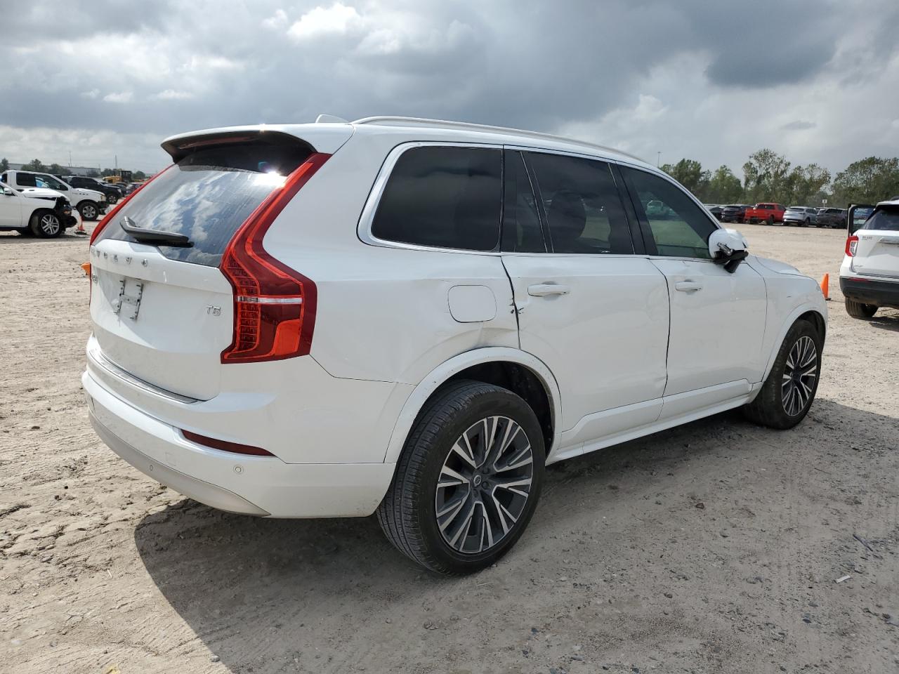 2022 VOLVO XC90 T5 MOMENTUM VIN:YV4102CK7N1857251