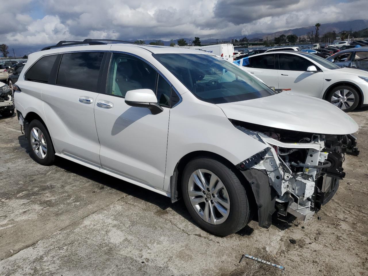 2023 TOYOTA SIENNA XLE VIN:5TDJRKEC2PS174278