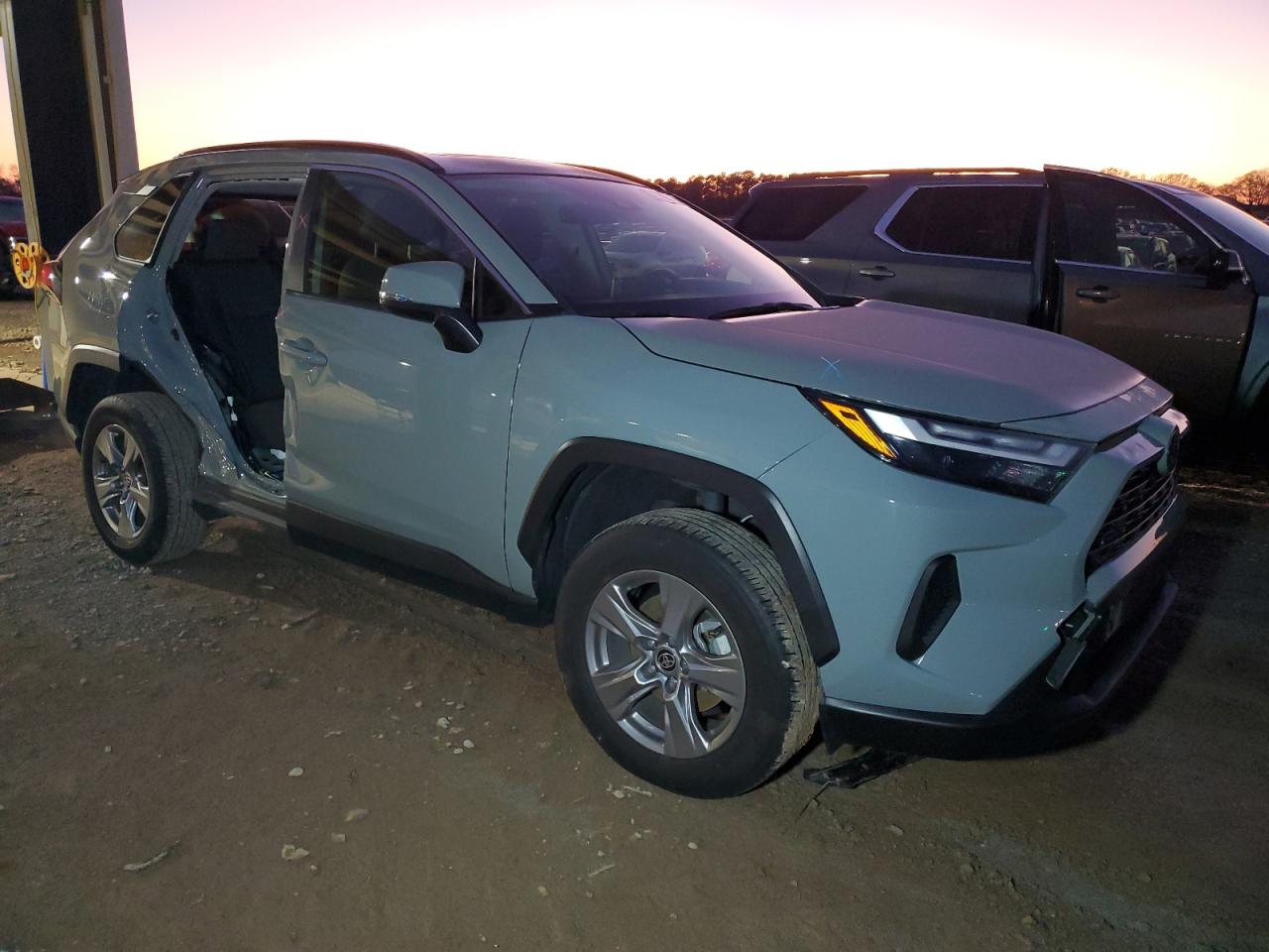 2023 TOYOTA RAV4 XLE VIN:JTMP1RFV8PJ042021