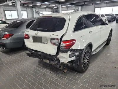 2019 Mercedes-Benz GLC 300 VIN: