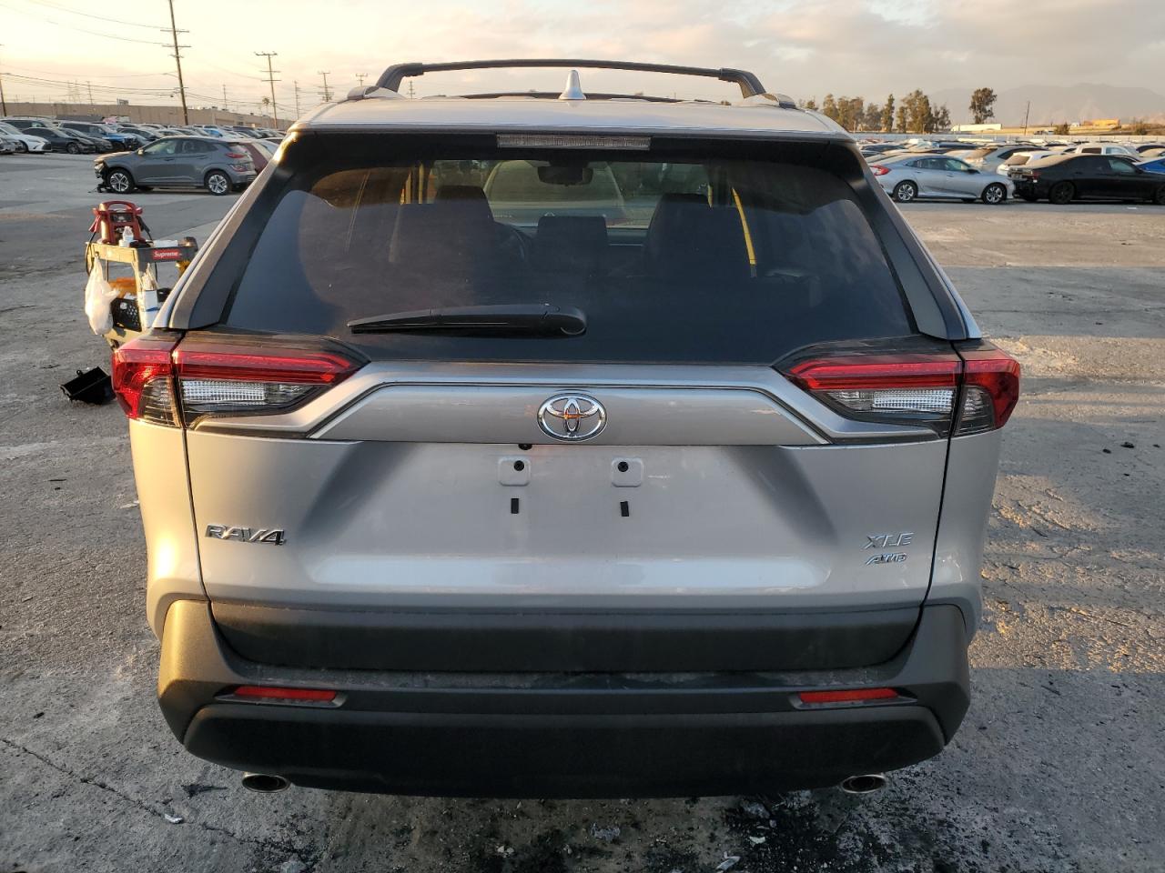 2024 TOYOTA RAV4 XLE VIN:2T3P1RFV2RW440295