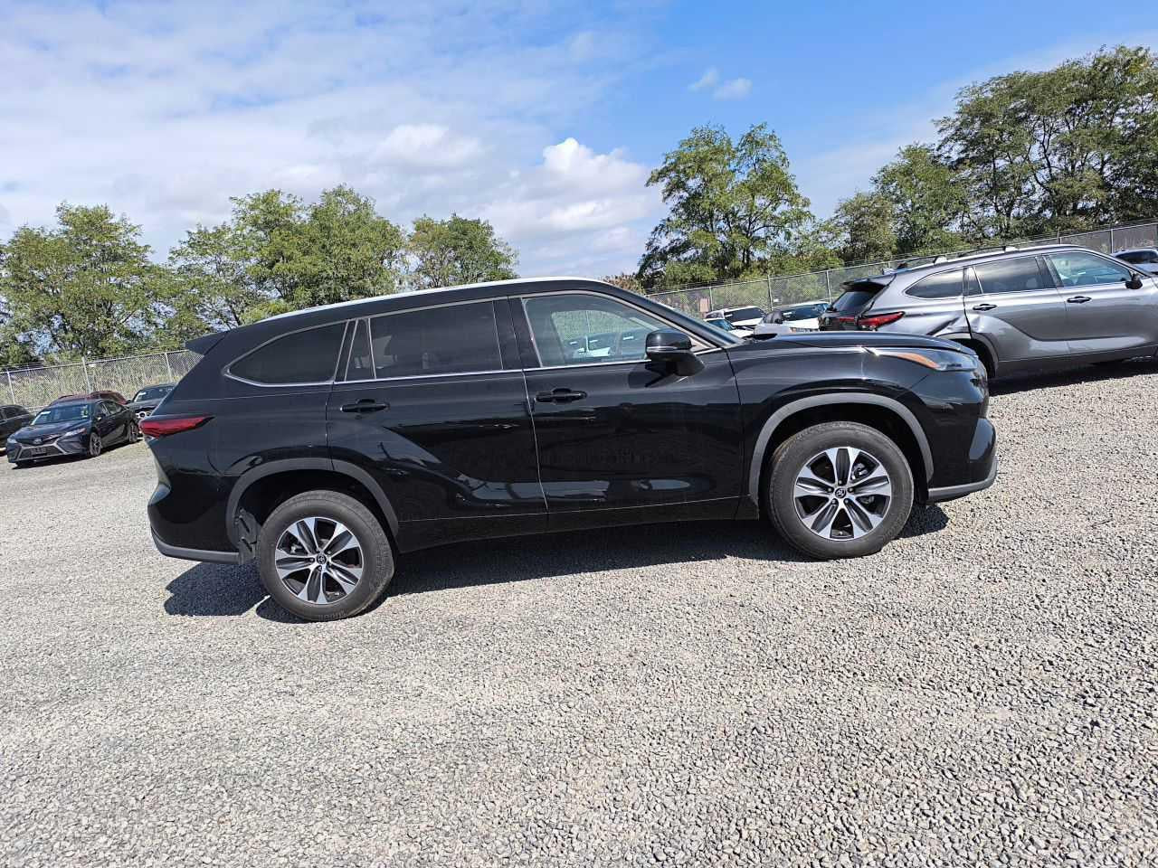 2022 TOYOTA HIGHLANDER XLE VIN:5TDGZRAH3NS549161