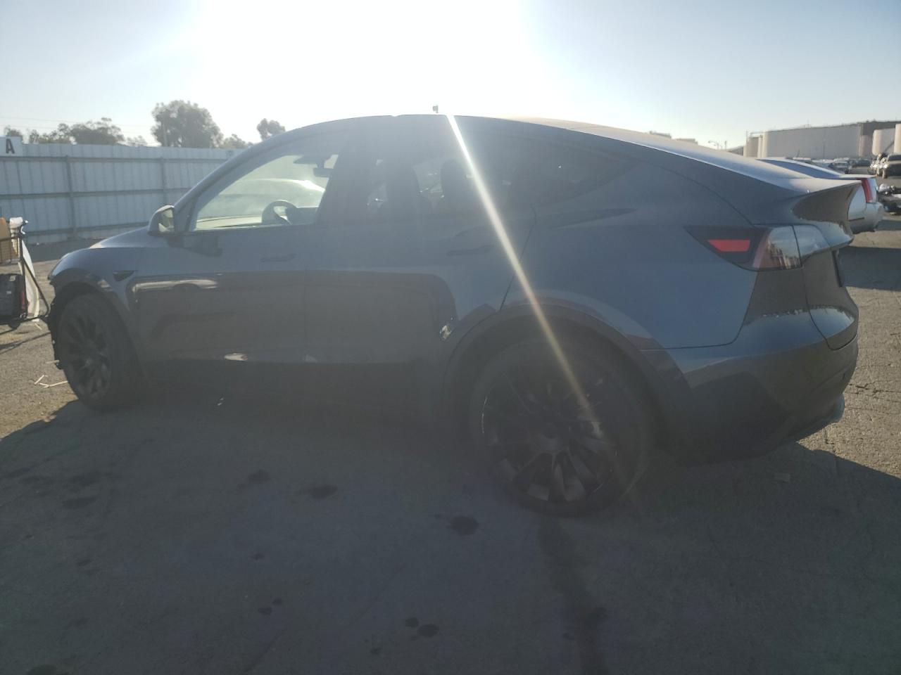 2023 TESLA MODEL Y  VIN:7SAYGDEE5PA077663
