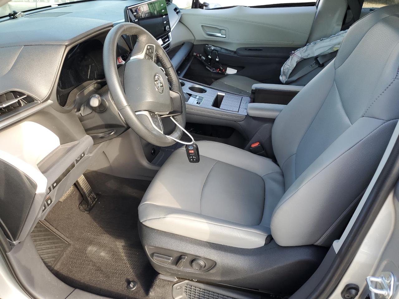 2022 TOYOTA SIENNA XLE VIN:5TDYRKEC4NS081483