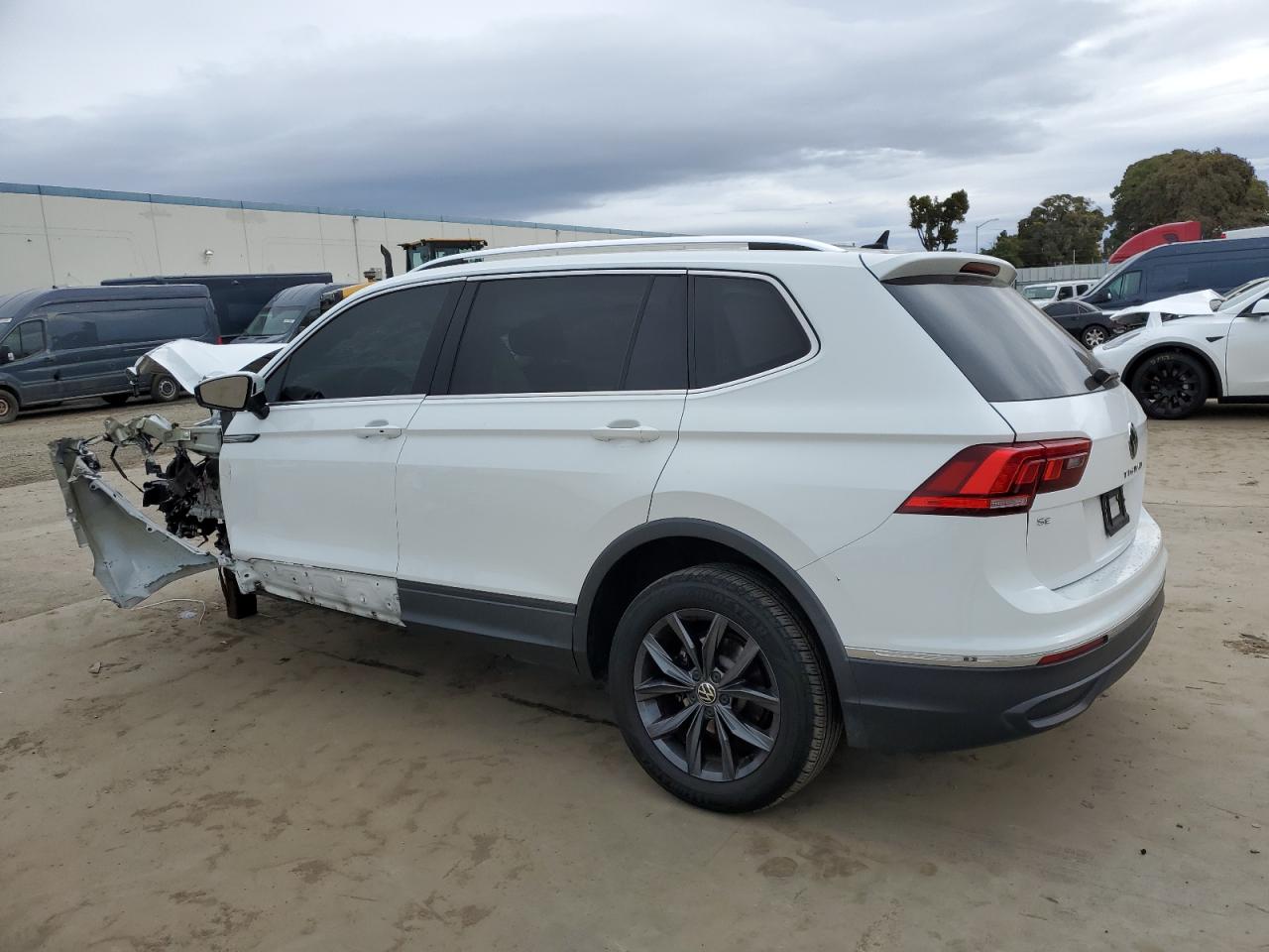 2022 VOLKSWAGEN TIGUAN SE VIN:3VV2B7AX8NM043725